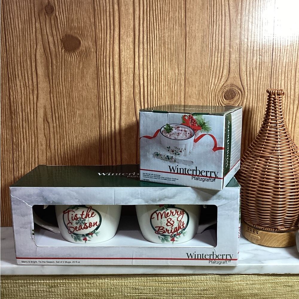 Pfaltzgraff Winterberry Festive Mug Set and Dip Set